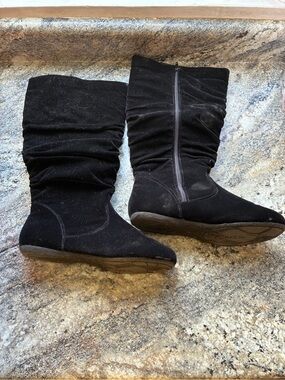 Hot Cakes Black Mid-Calf Ruched Zip Boots